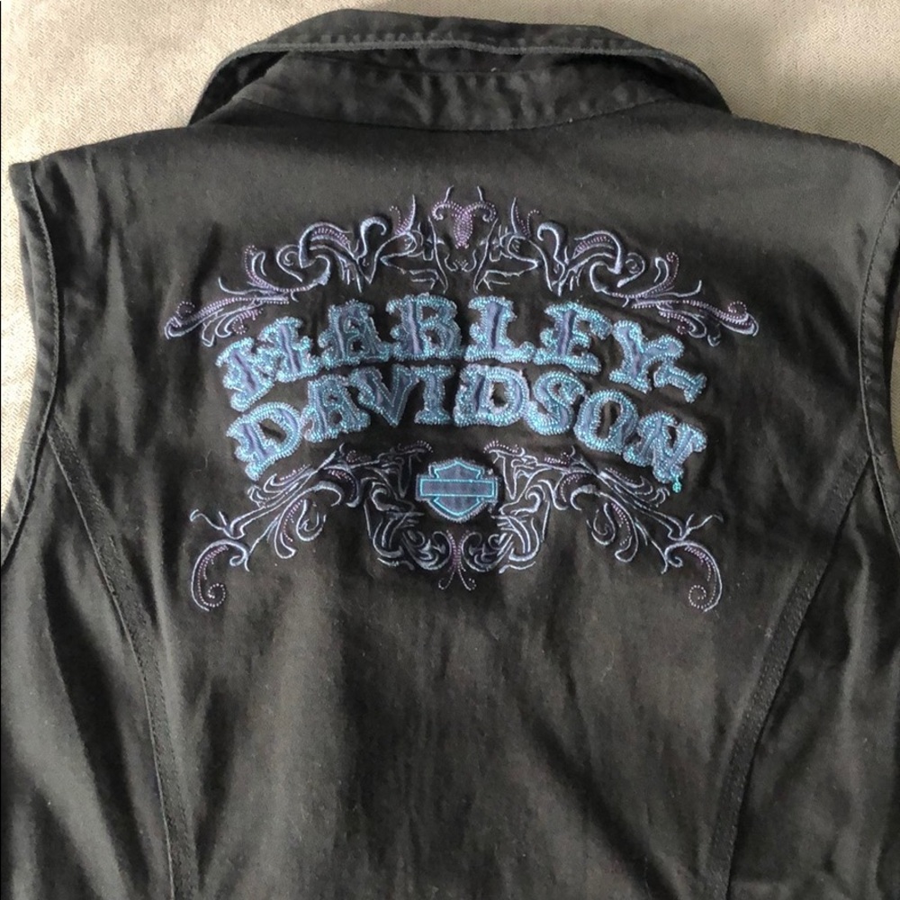 Harley Davidson sleeveless zip top